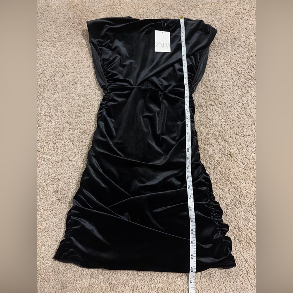 NWT Zara Black Velvet Ruched Mini Dress Shoulder Pads Size Medium Cut Out - Picture 3 of 10